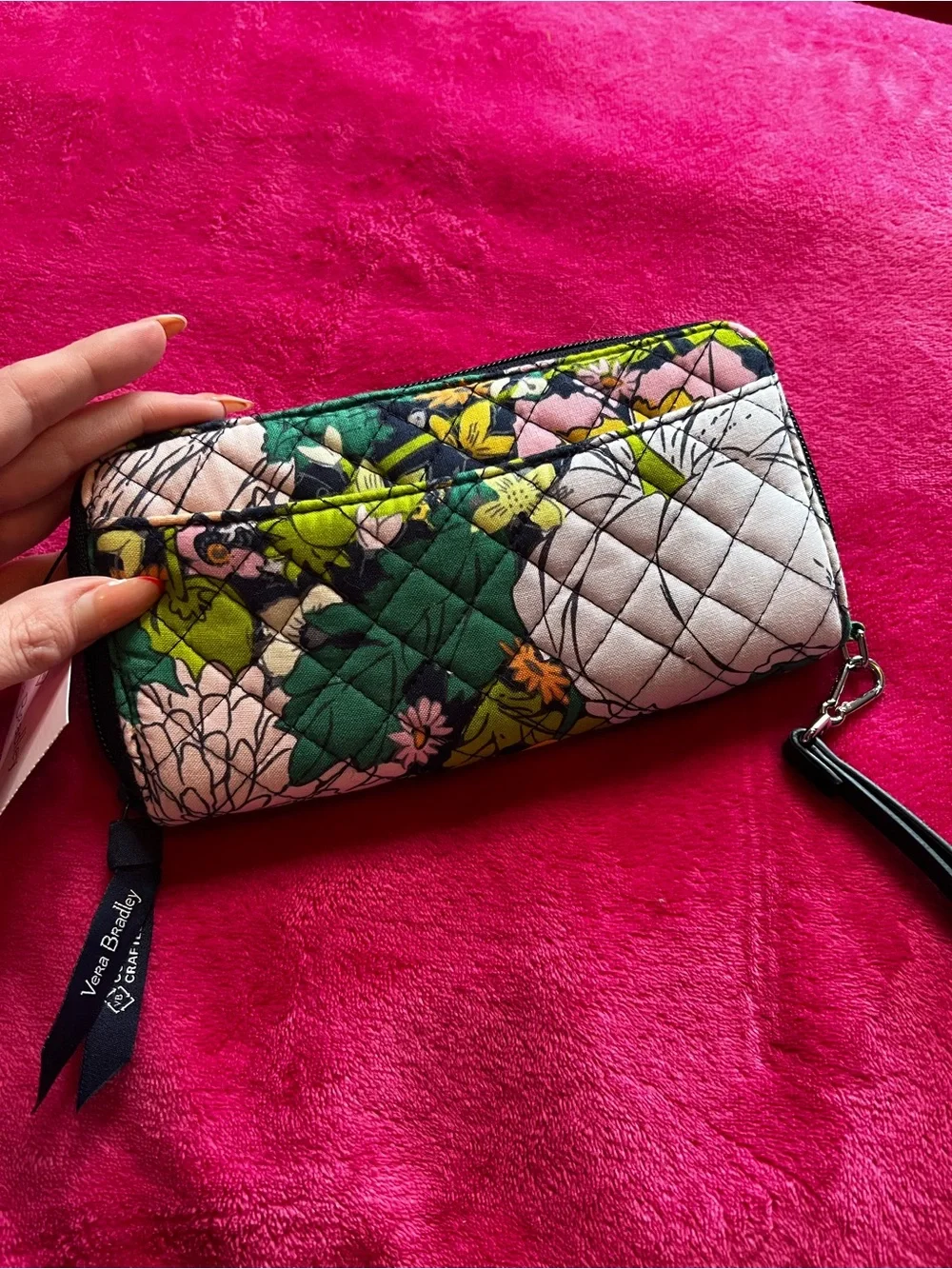 Bloom Boom Accordion Wristlet- Vera Bradley 2021 - Picture 5 of 6